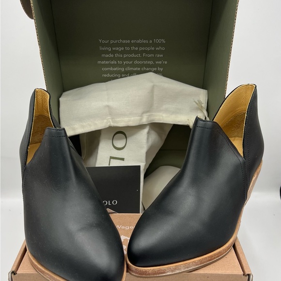 Nisolo Shoes - Nisolo Black Flats Modern Minimalist Design